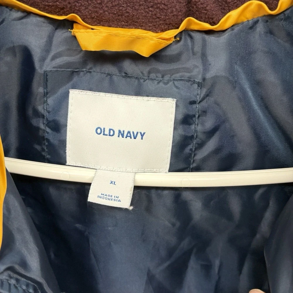 Old Navy small scratch